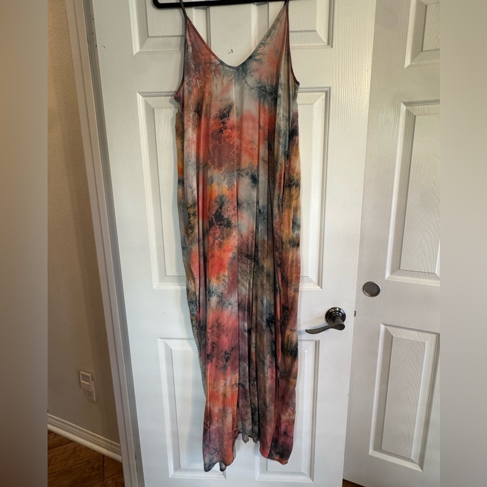 Love Stitch M/L Tie-Dye Maxi Dress